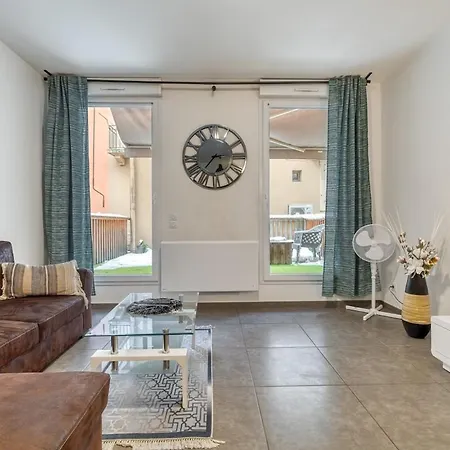 Pluton - Cozy Terrace Annemasse